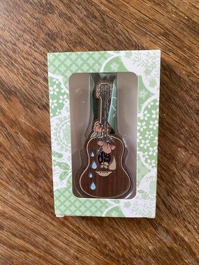 Taylor Swift Debut Guitar